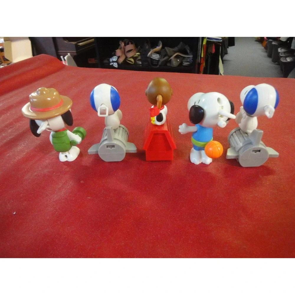 5 lot Peanuts Snoopy McDonalds happy meal toys 2018 basketball red barron camper